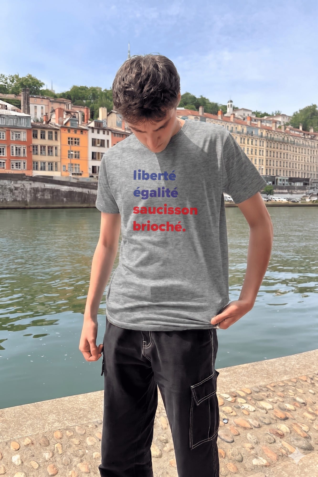 T-Shirt Homme – Liberté éGalité Saucisson Brioché Bleu Et Rouge — Gris Chine (face)