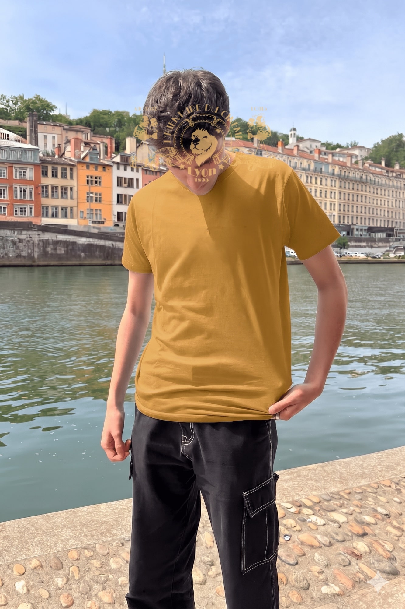 T-Shirt Homme – L Aventure Du Cinéma — Moutarde (face)