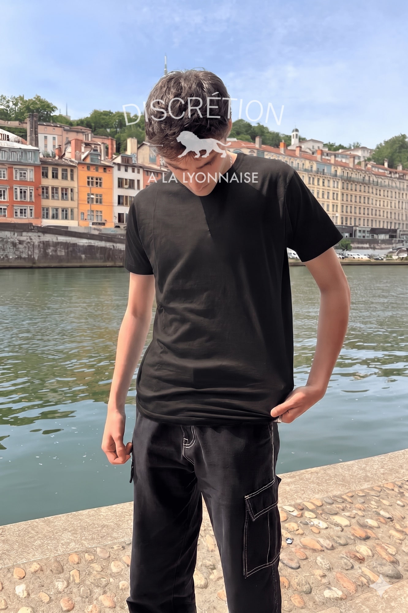T-Shirt Homme – Discrétion À La Lyonnaise Blanc — Noir (face)