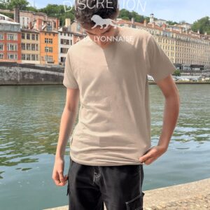 T-Shirt Homme – Discrétion À La Lyonnaise Blanc — Sable (face)