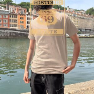 T-Shirt Homme – Historic 69 Route — Sable (face)