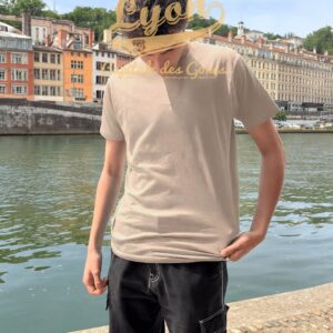 T-Shirt Homme – Lyon Capitale Des Gones 1 — Sable (face)