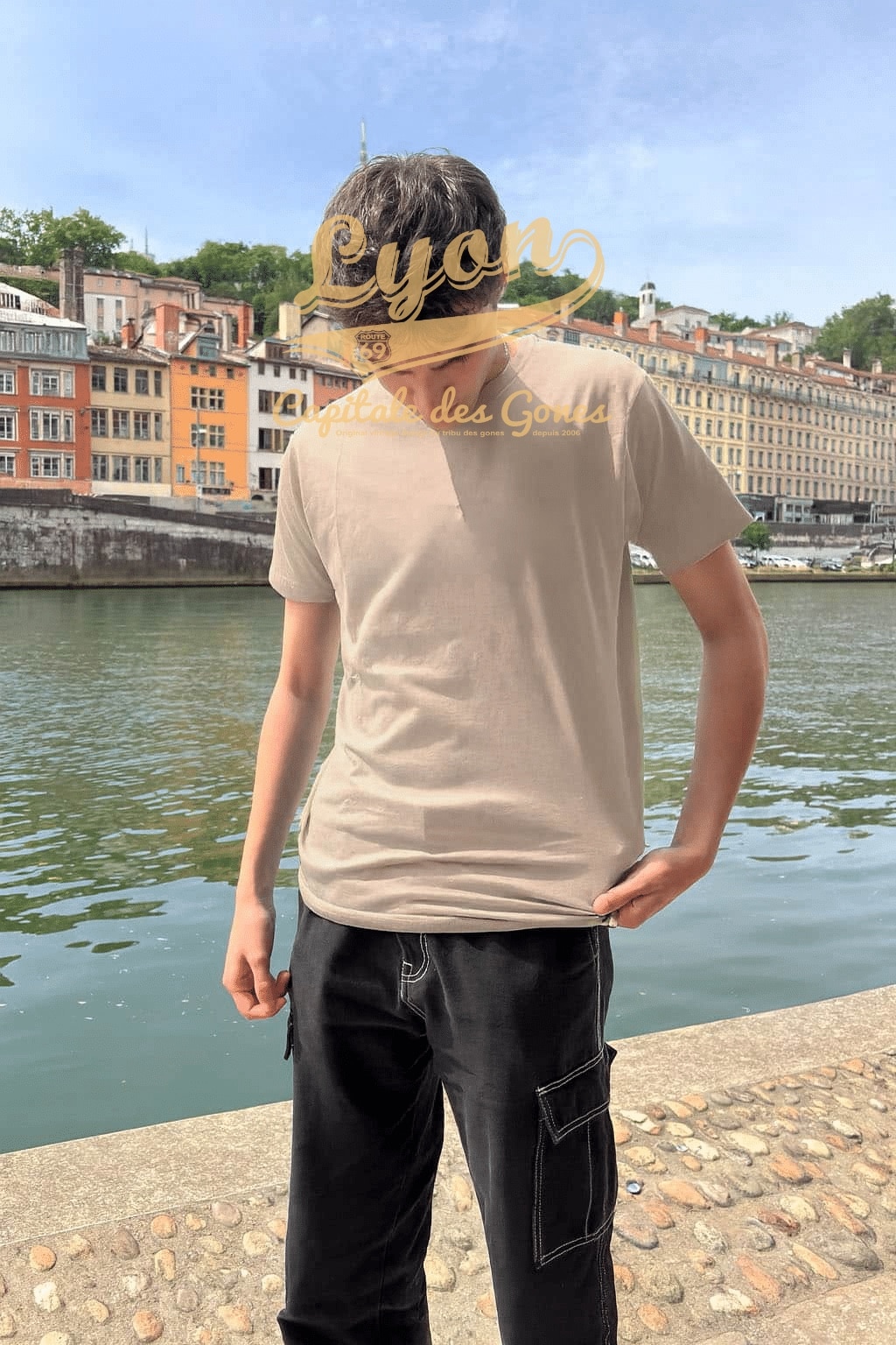 T-Shirt Homme – Lyon Capitale Des Gones 1 — Sable (face)