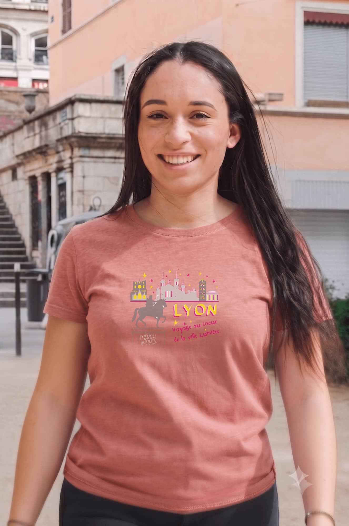 T-Shirt Femme – Voyage Au Coeur De La Ville Lumière — Ancient Pink (face-2)
