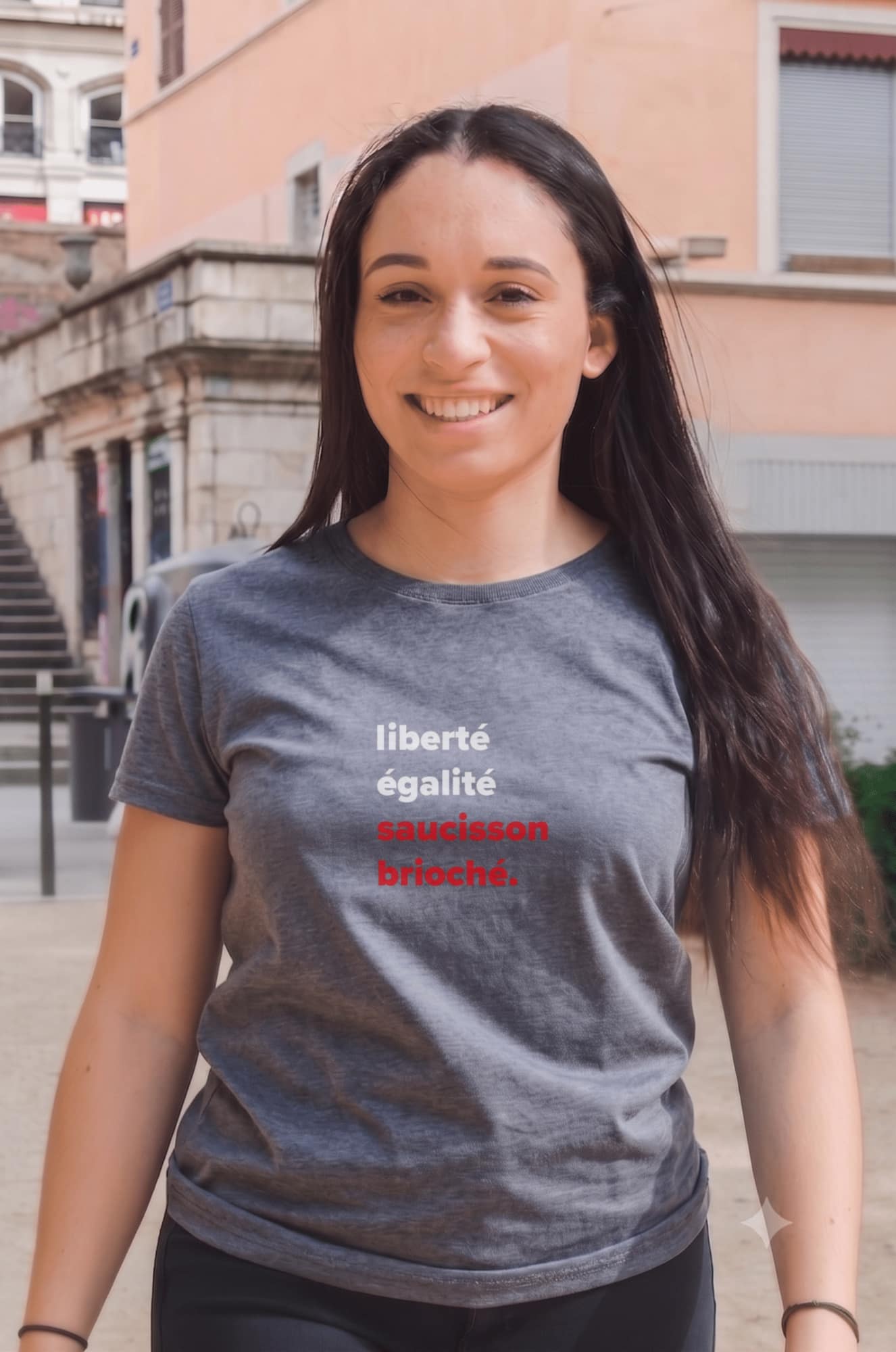T-Shirt Femme – Liberté, Égalité, Saucisson Brioché — Denim (face)