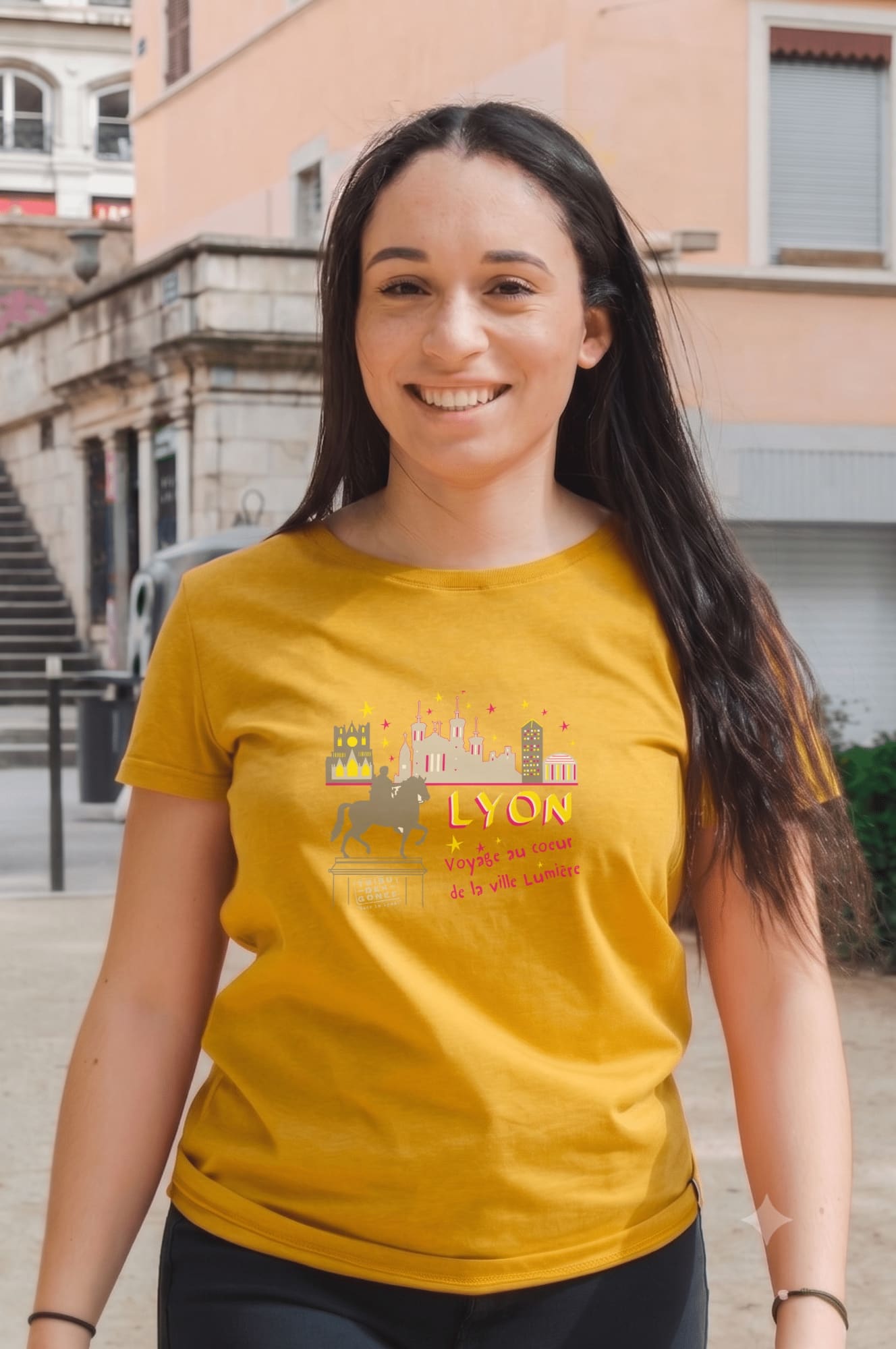 T-Shirt Femme – Lyon Voyage Ville Lumiere — Moutarde Chine (face)