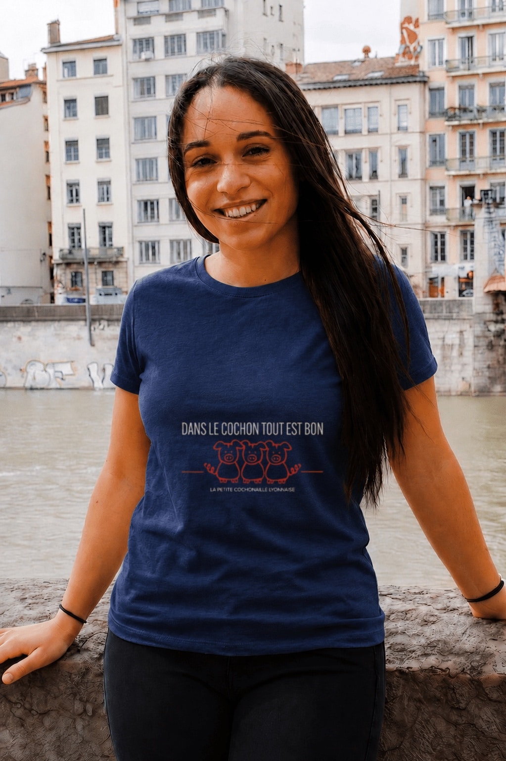 T-Shirt Femme – Dans Le Cochon Tout Est Bon Blanc — Navy (face)
