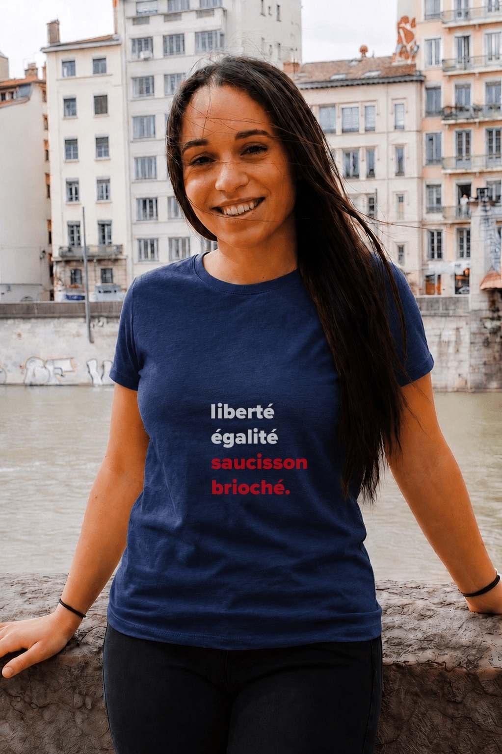 T-Shirt Femme – Liberté, Égalité, Saucisson Brioché — Navy (face)