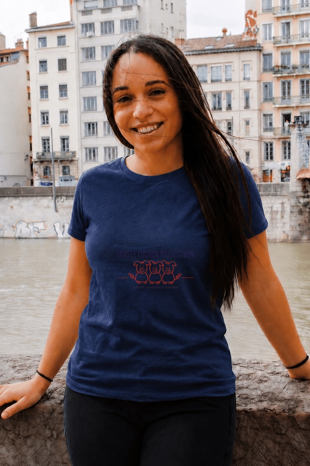 T-Shirt Femme – Dans Le Cochon Tout Est Bon Bleu — Navy (face)