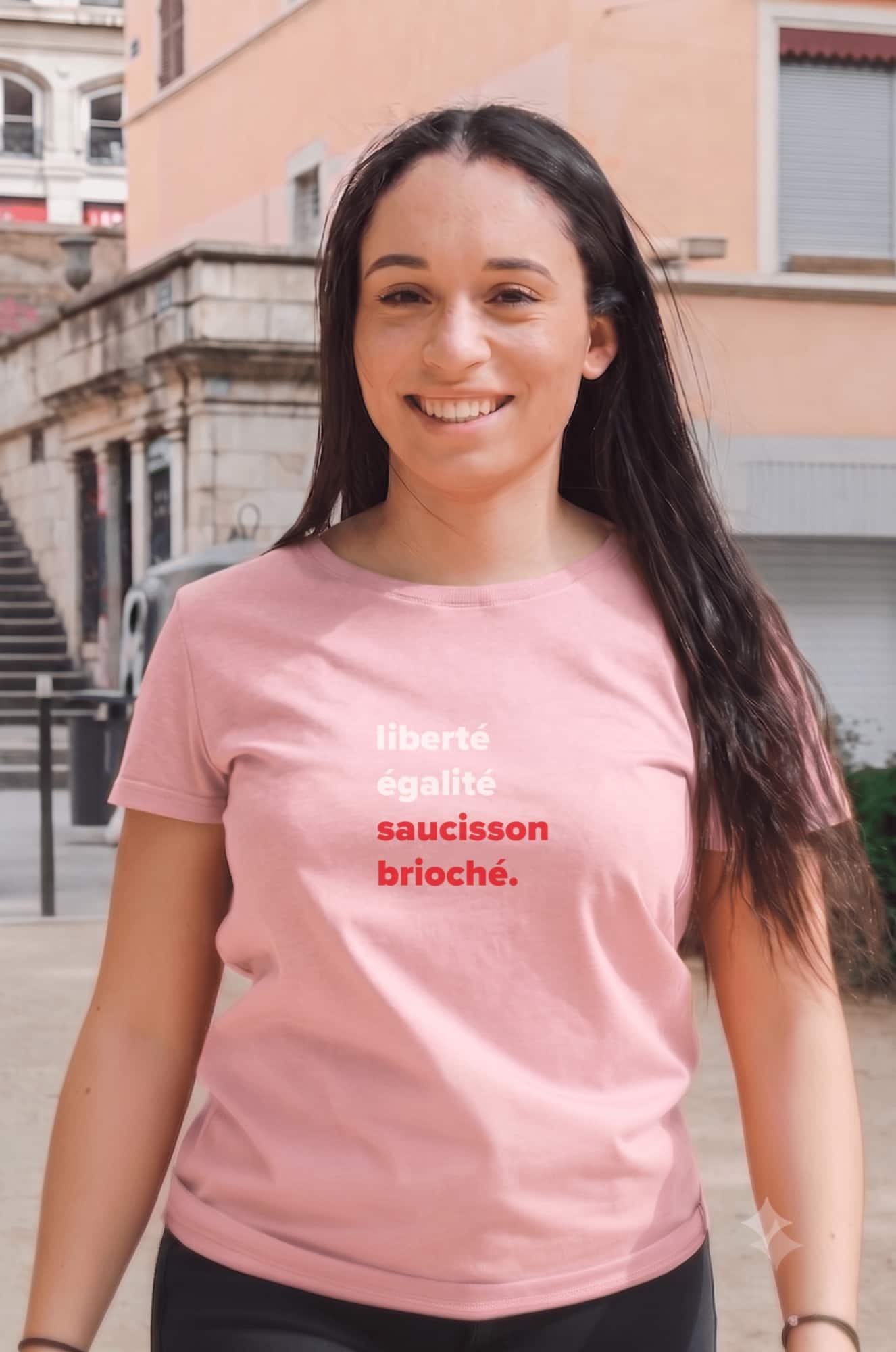 T-Shirt Femme – Liberté, Égalité, Saucisson Brioché — Rose Pink (face)