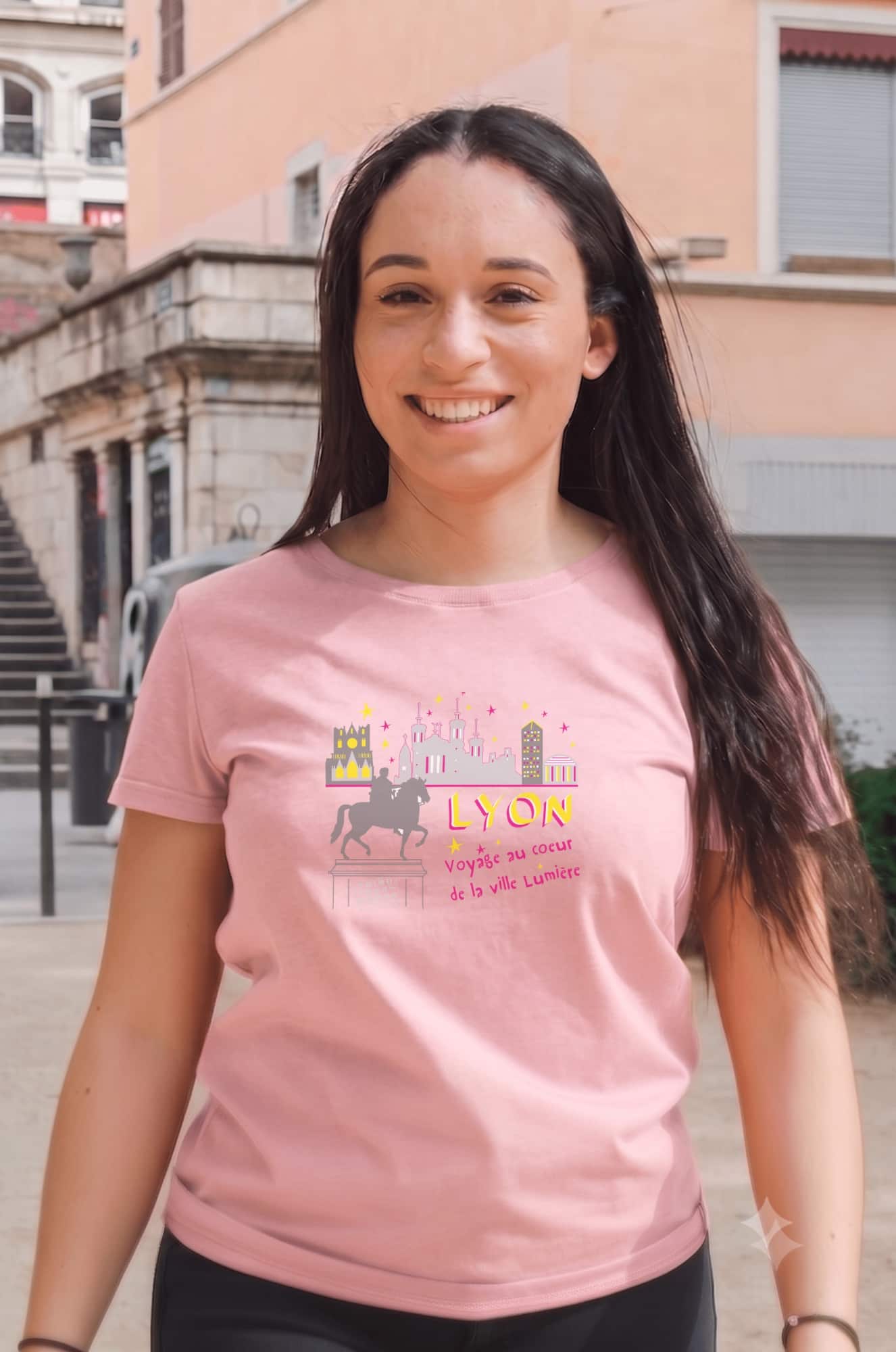 T-Shirt Femme – Lyon Voyage Ville Lumiere — Rose Pink (face)