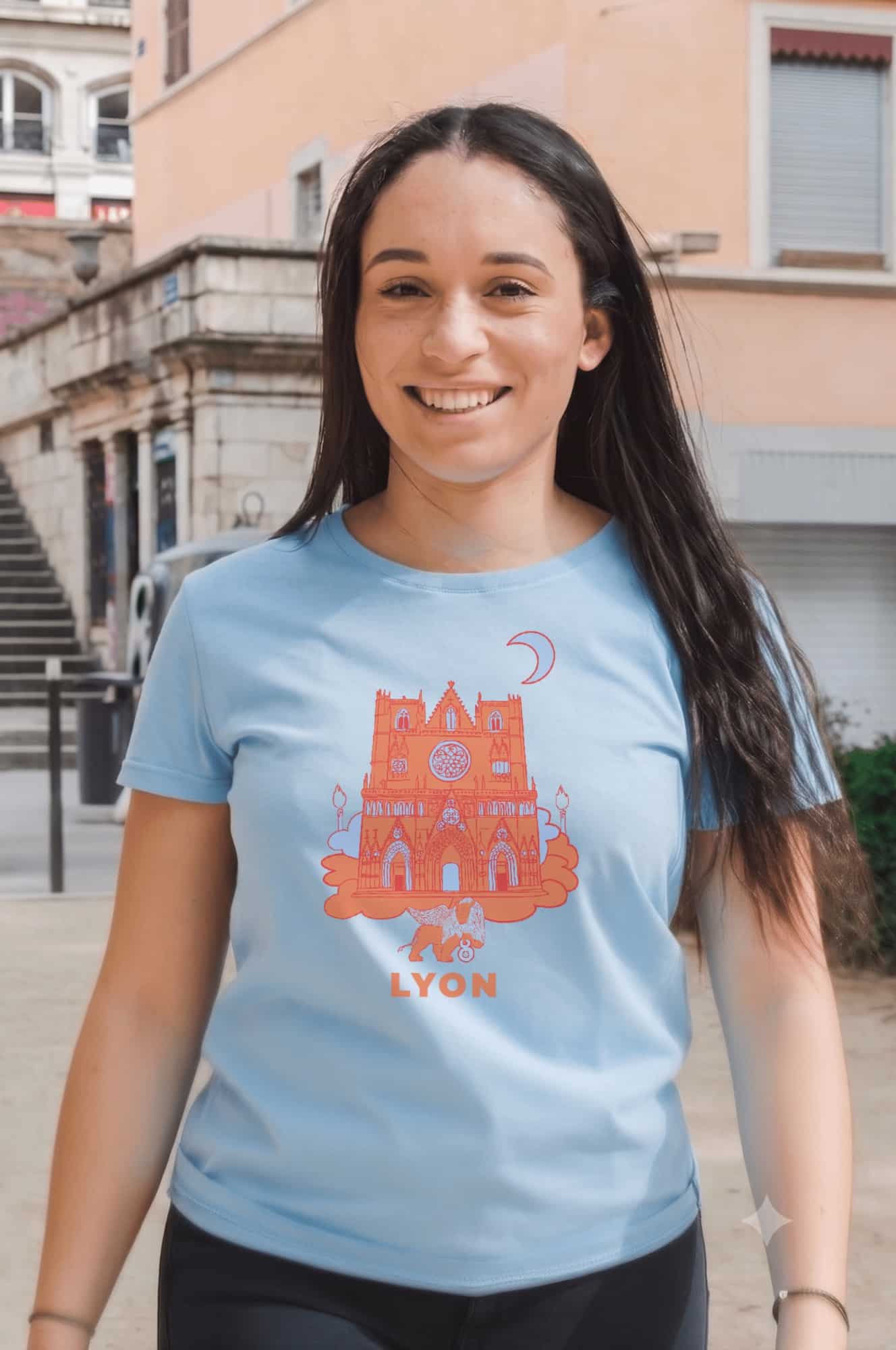 T-Shirt Femme – Cath St Jean Fete Des Lumières (1) — Bleu Ciel (face)