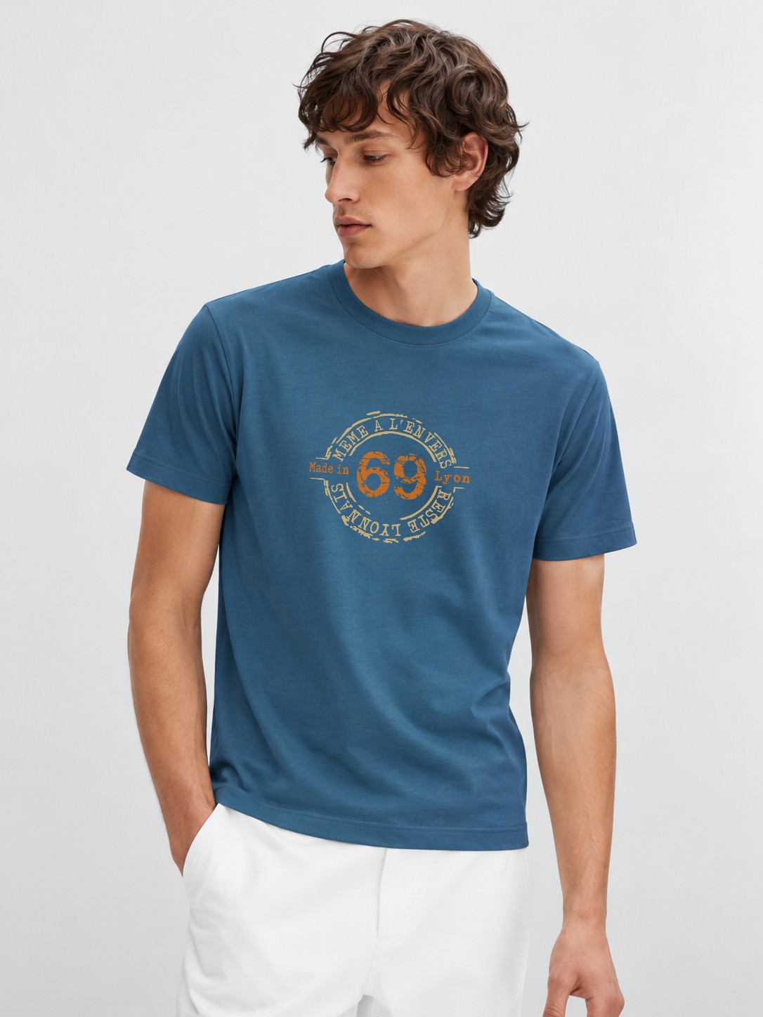 T-Shirt Homme – Lyon 69 — Bleu Encre (pose-mv9ho1xu-ff2940)