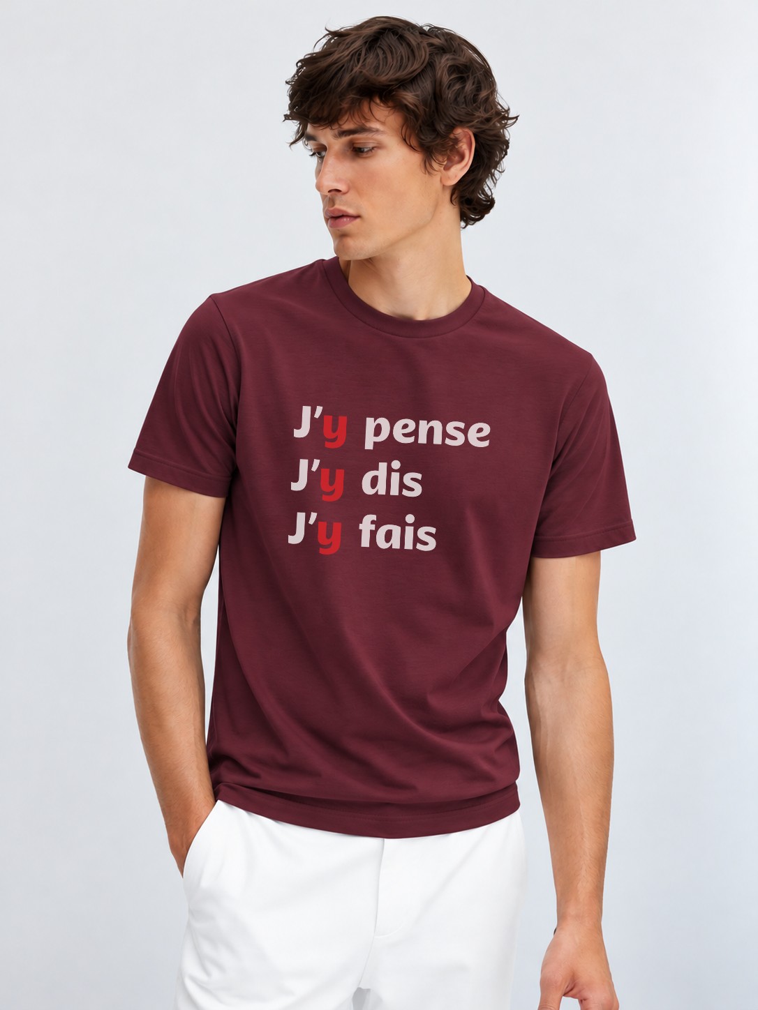 T-Shirt Homme – J Y Pense J Y Dis J Y Fais Bleu — motif blanc — Bordeaux (pose-mv9ho1xu-ff2940)