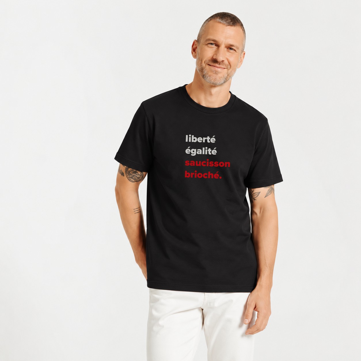 T-Shirt Homme – Liberté égalité saucisson brioché — motif blanc rouge — Noir (pose-mvggo0zc-b9ynmx)