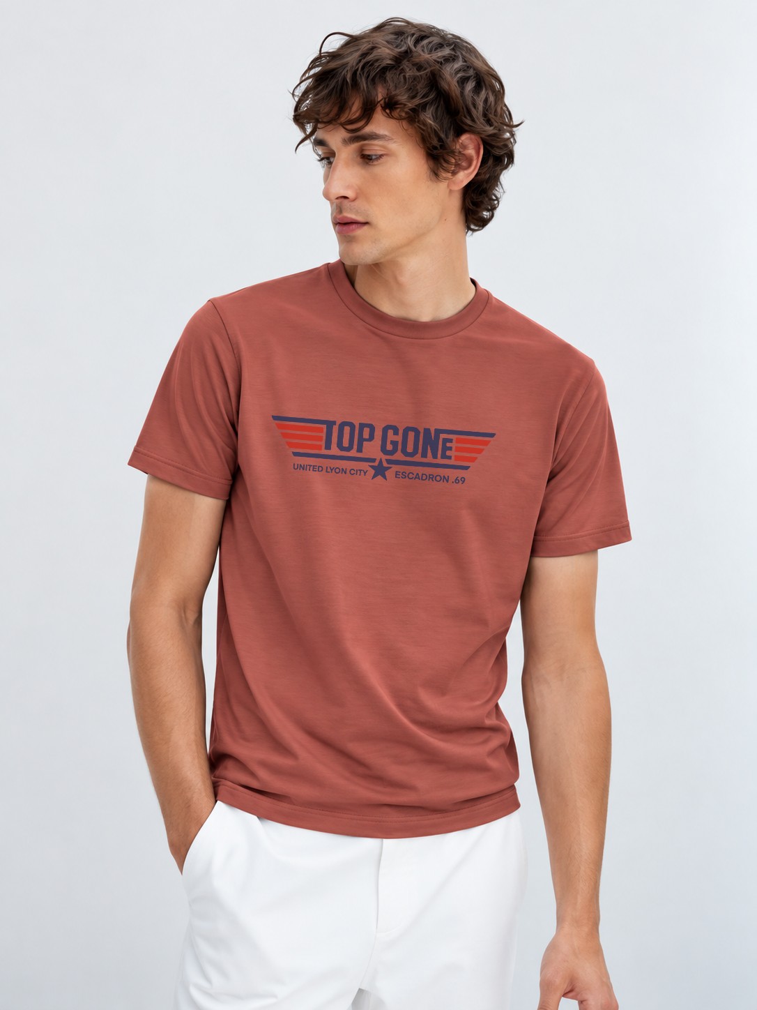 T-Shirt Homme – Lyon Ville Lumière — motif noir — Rouille (pose-mv9ho1xu-ff2940)