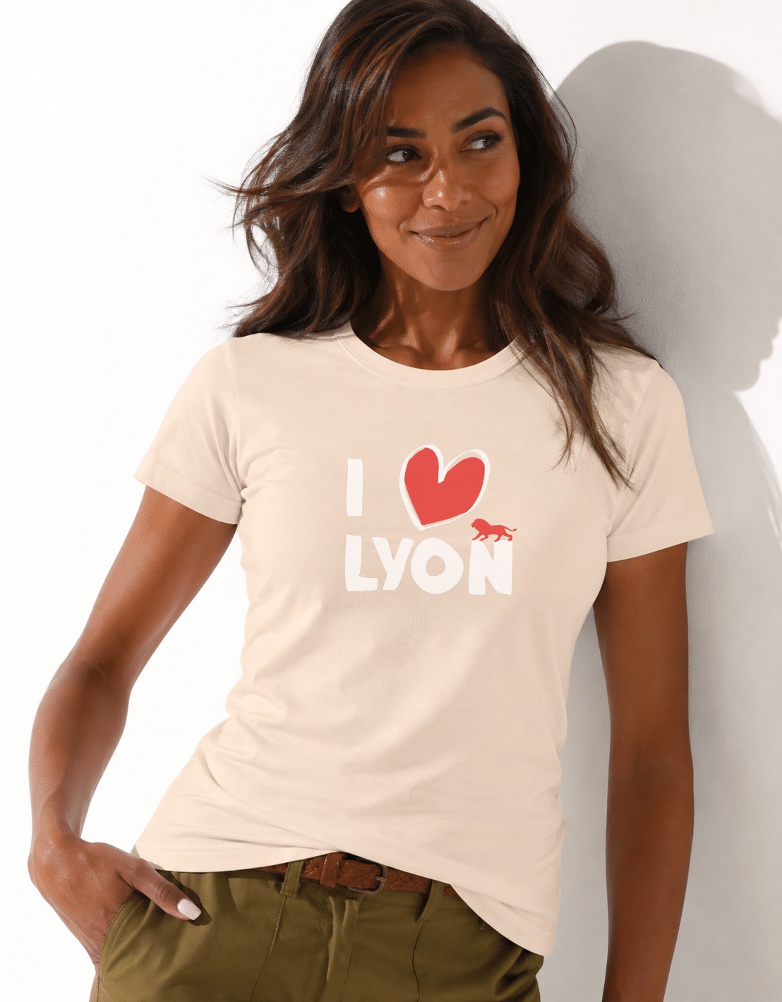 T-Shirt Femme – Skyline — motif blanc — Crème (pose-studio)