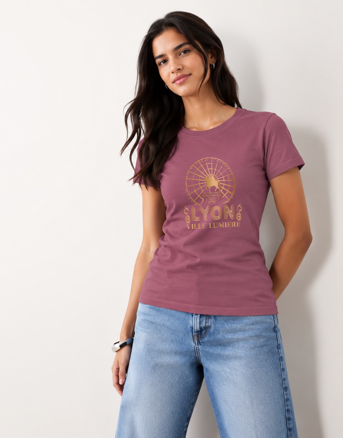 T-Shirt Femme – Lyon Ville Lumière — Dusty Purple (pose-mvgpdni4-10ojvn)