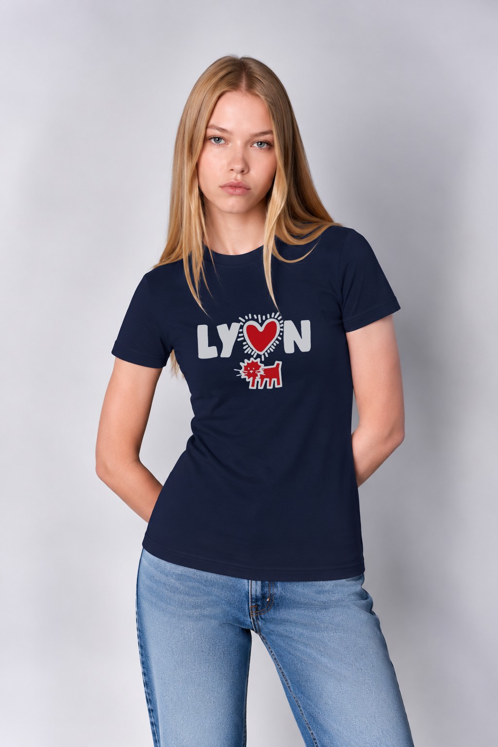 T-Shirt Femme – Jolie Fenotte — motif blanc rouge — Navy (pose-mvgoebtf-m79nhv)