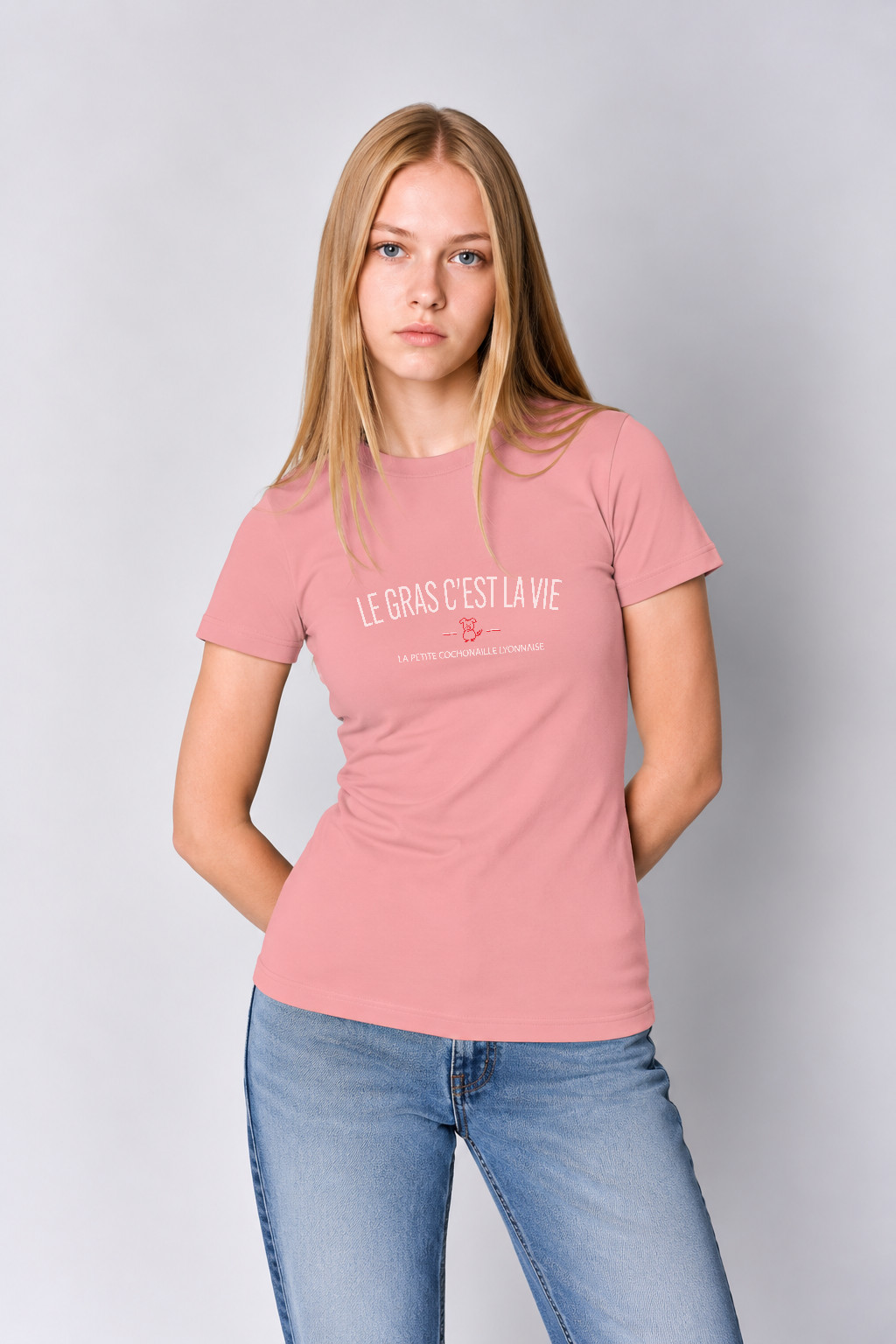 T-Shirt Femme – Le Gras C Est La Vie — motif Blanc - rouge — Pink Vintage (pose-mvgoebtf-m79nhv)