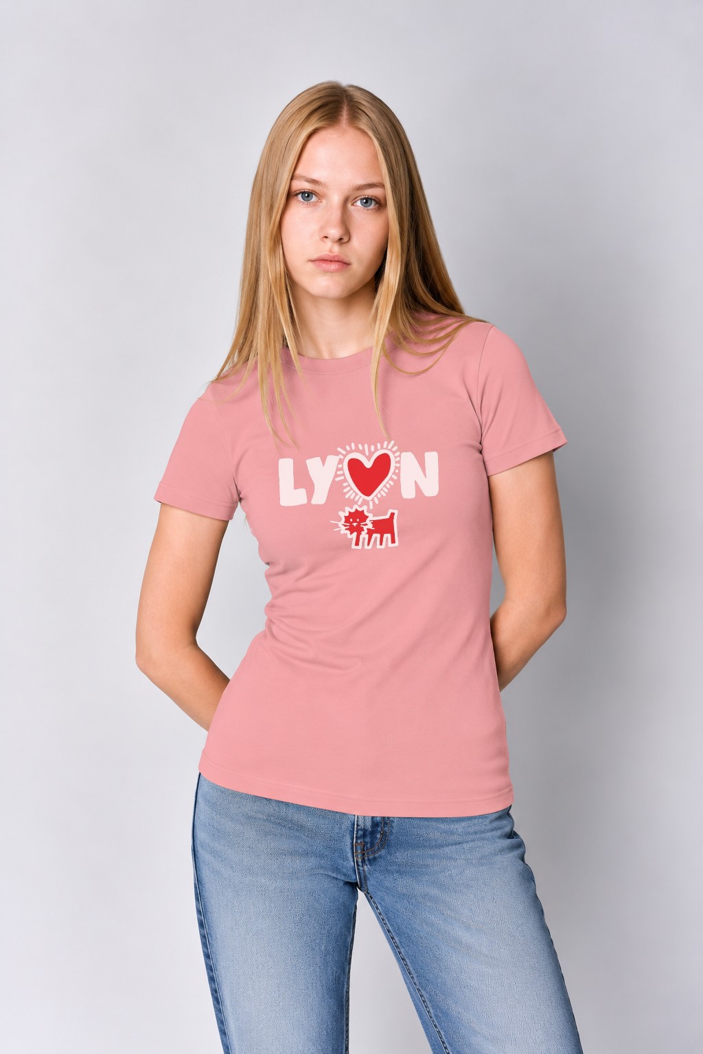T-Shirt Femme – Jolie Fenotte — motif blanc rouge — Pink Vintage (pose-mvgoebtf-m79nhv)