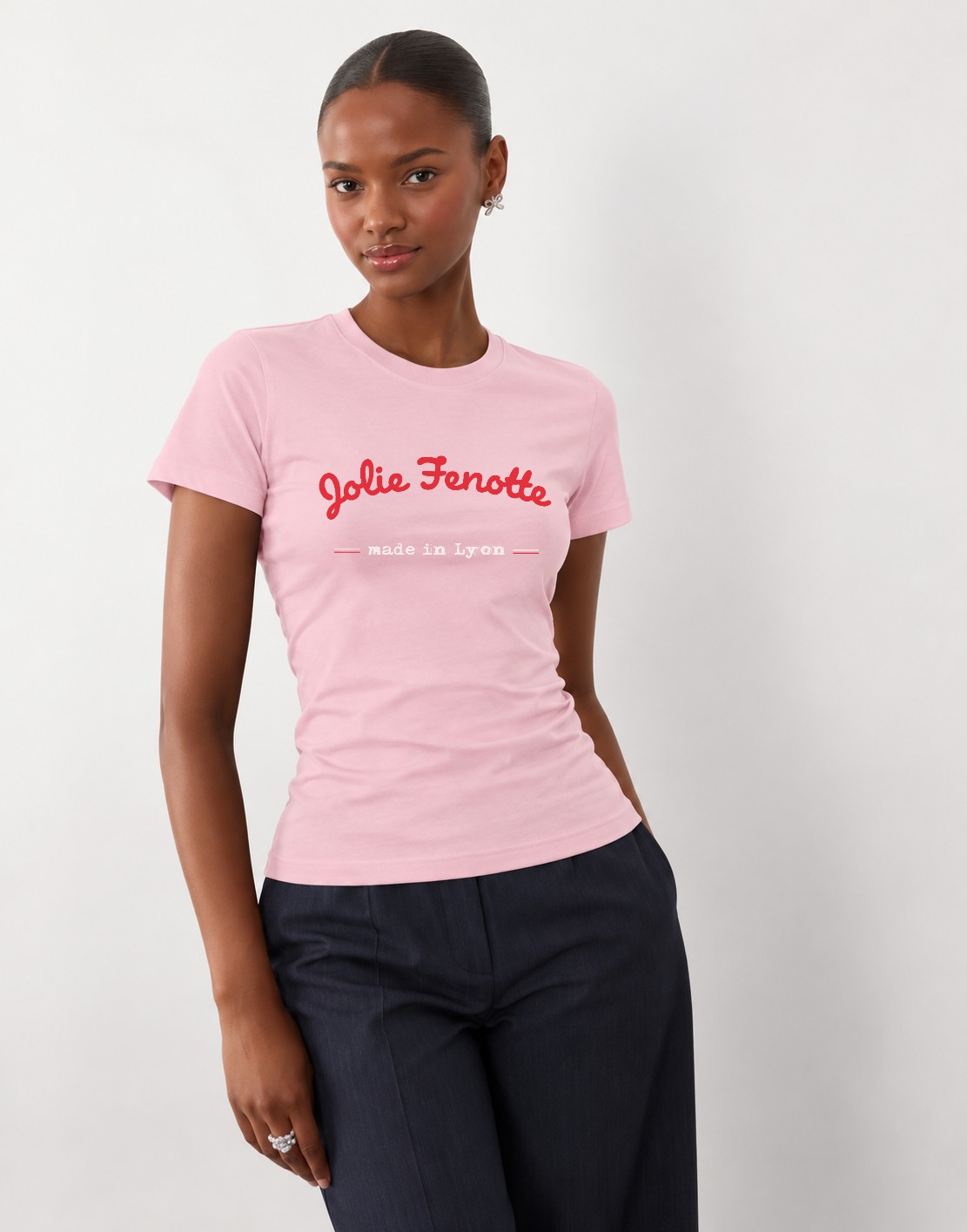 T-Shirt Femme – Jolie Fenotte — motif rouge blanc — Rose Pink (pose-mvgoz310-t7qmpo)